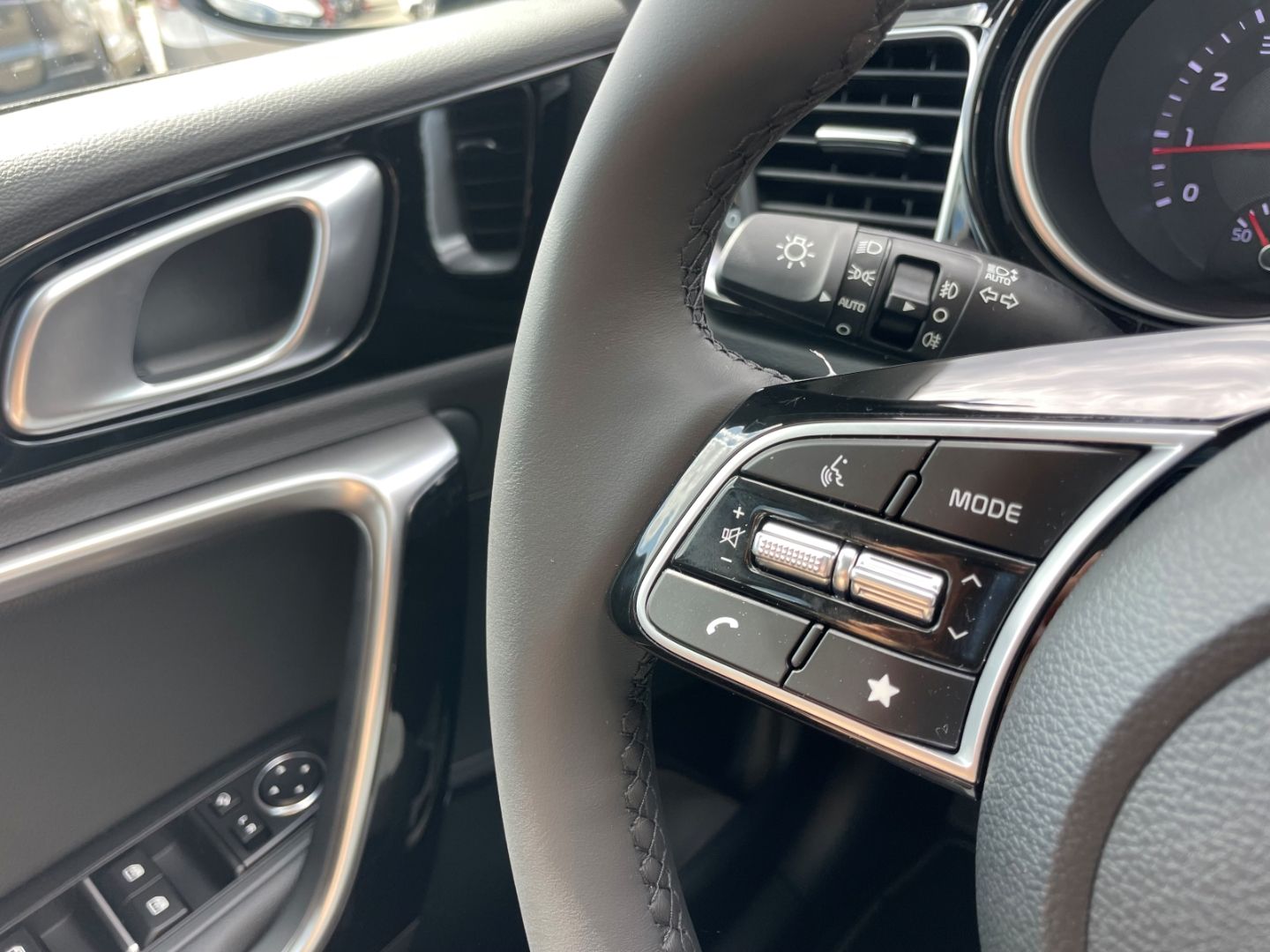 Fahrzeugabbildung Kia XCeed Spirit LED Schiebedach totWinkAss Kamera