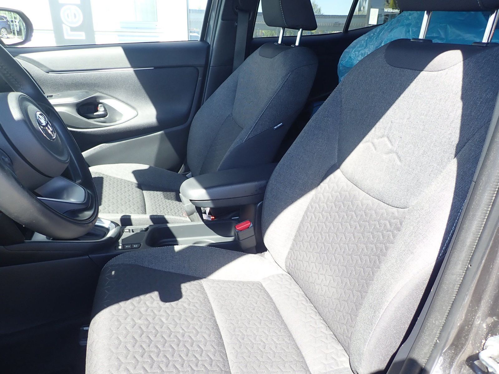 Fahrzeugabbildung Toyota Yaris Cross Hybrid FWD Team Deutschland