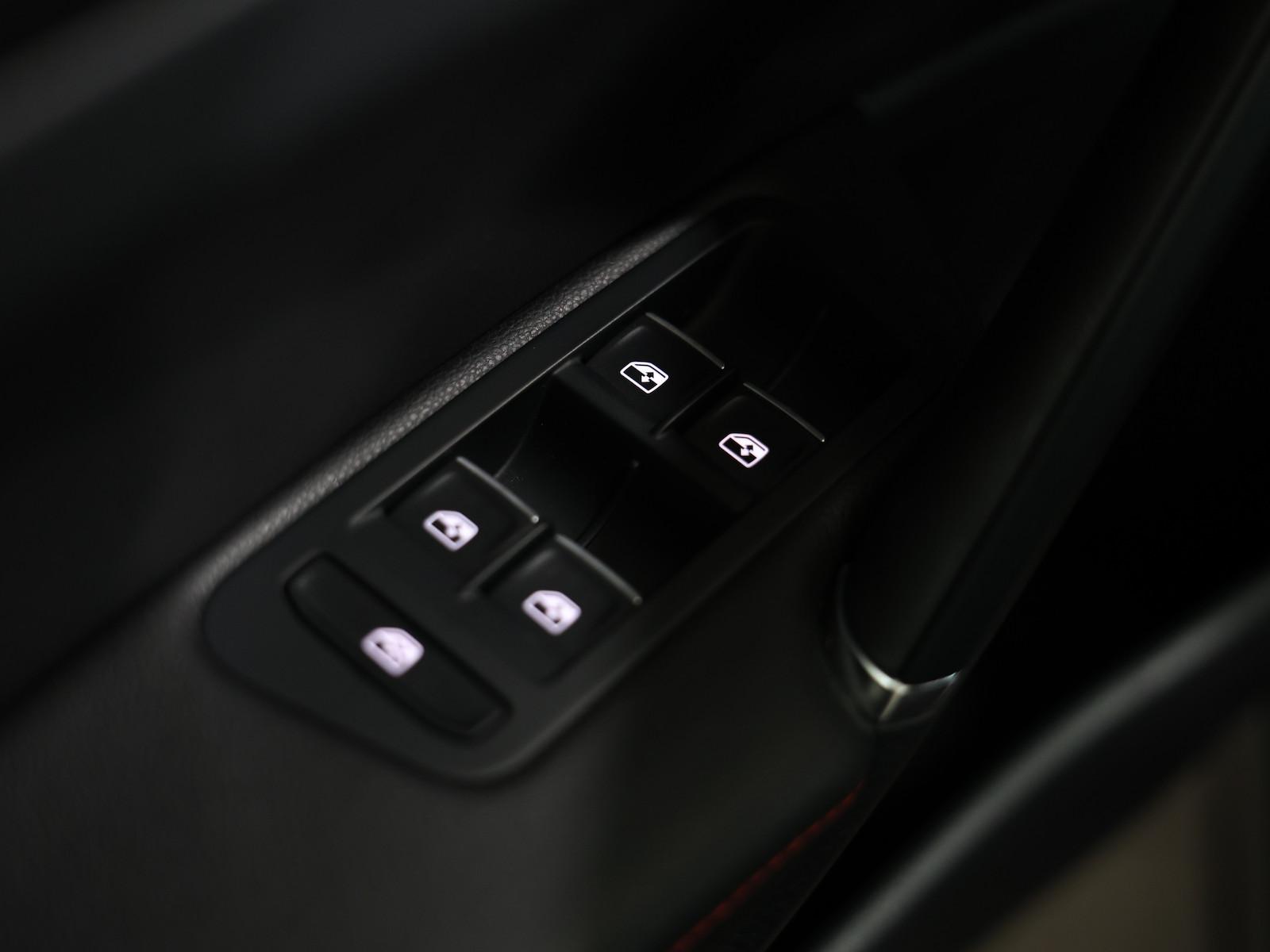 Volkswagen Golf GTI VII 2.0 TSI DSG PERFORMANCE / LED,LEDER
