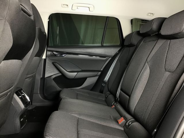 Fahrzeugabbildung Skoda Octavia Clever 2.0 TDI Combi DSG/Navi/ACC/Kamera