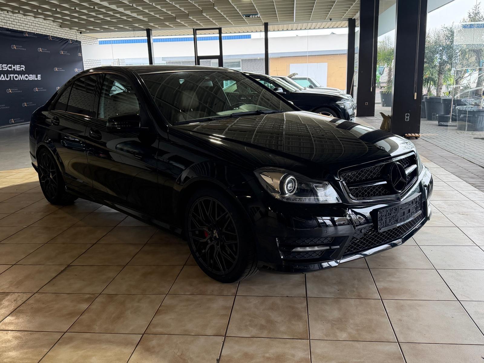 Mercedes-Benz C 200 *AMG/Standheizung/Navi/Leder*