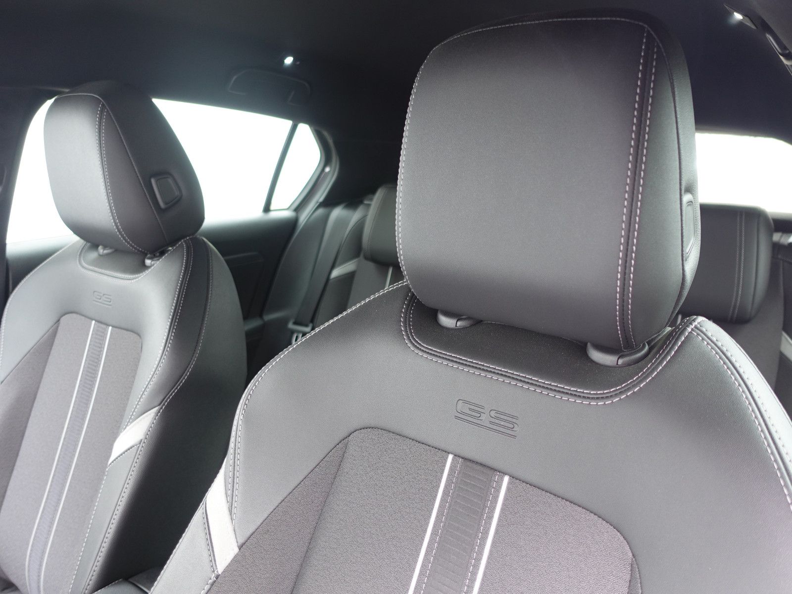 Fahrzeugabbildung Opel Astra 1.2Turbo GS-Line Kamera,Sitzh.,PDC,LED