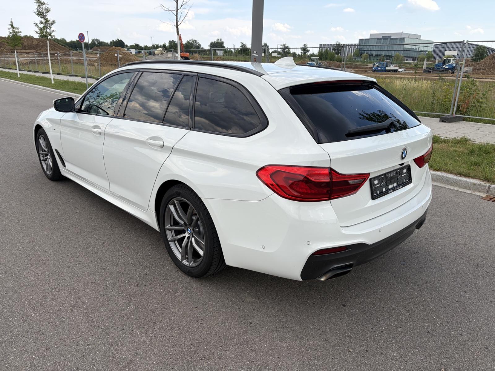 BMW 530d Sport-Aut M Paket LED*Alcantara*Kamera*AHK