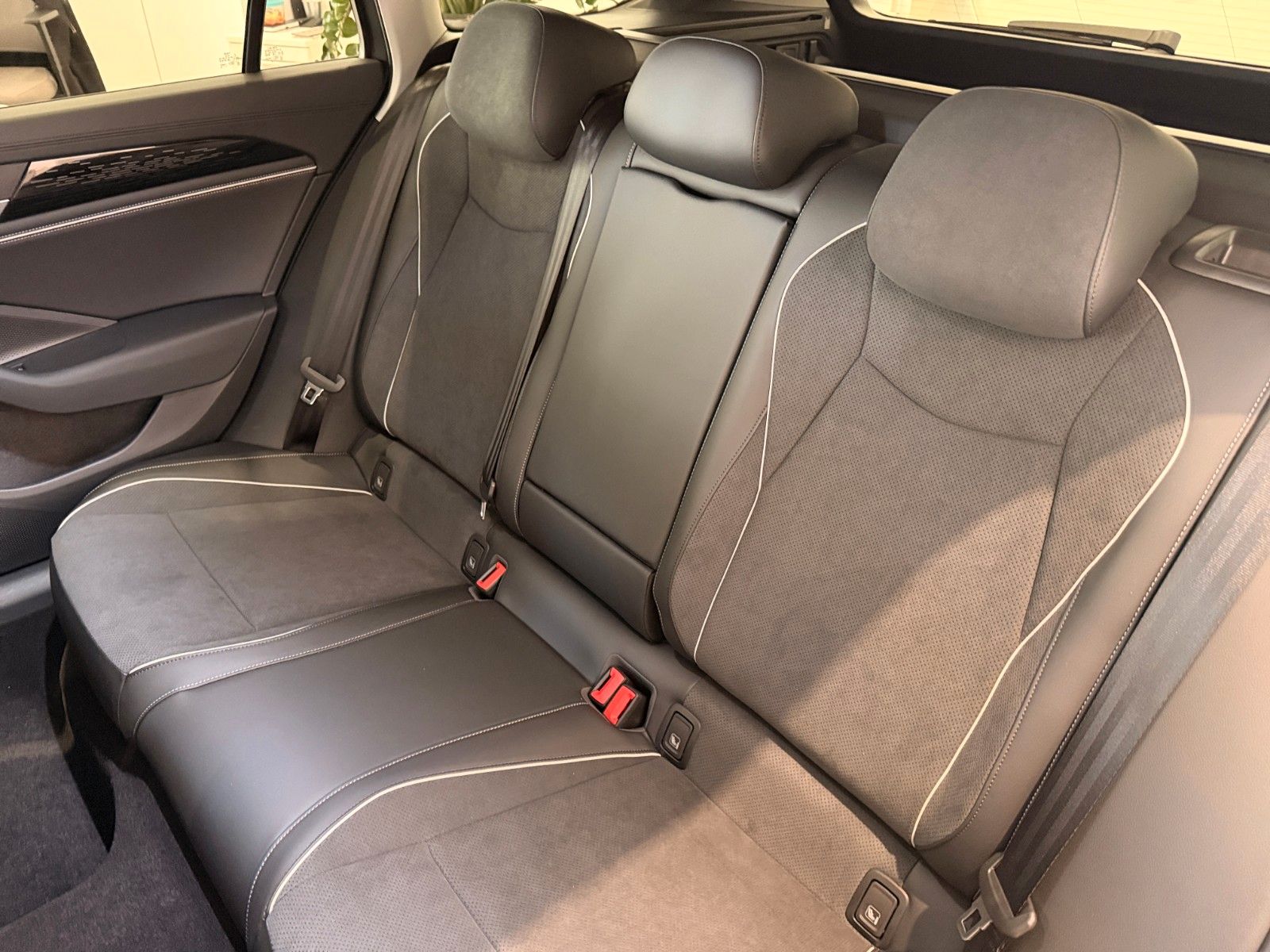 Volkswagen Passat Variant - Bild 12