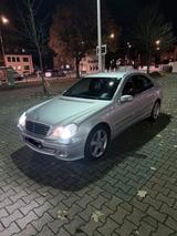 Mercedes-Benz Mercedes C350 V6 4-Matic Avangarde - Mercedes-Benz C 350 in Duisburg