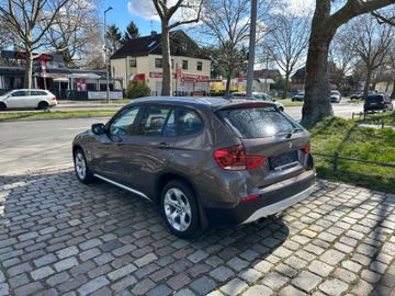 Fahrzeugabbildung BMW X1 18i sDrive X-Line*Kamera*Bi-Xenon*Tempomat*