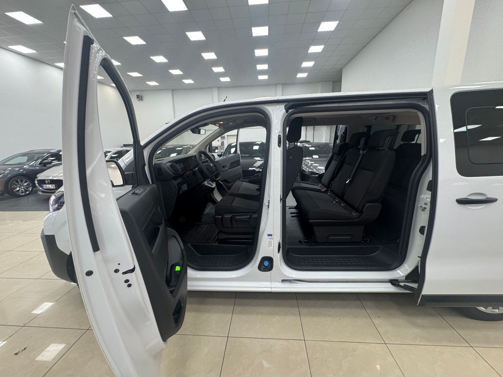 Peugeot Traveller - Bild 15