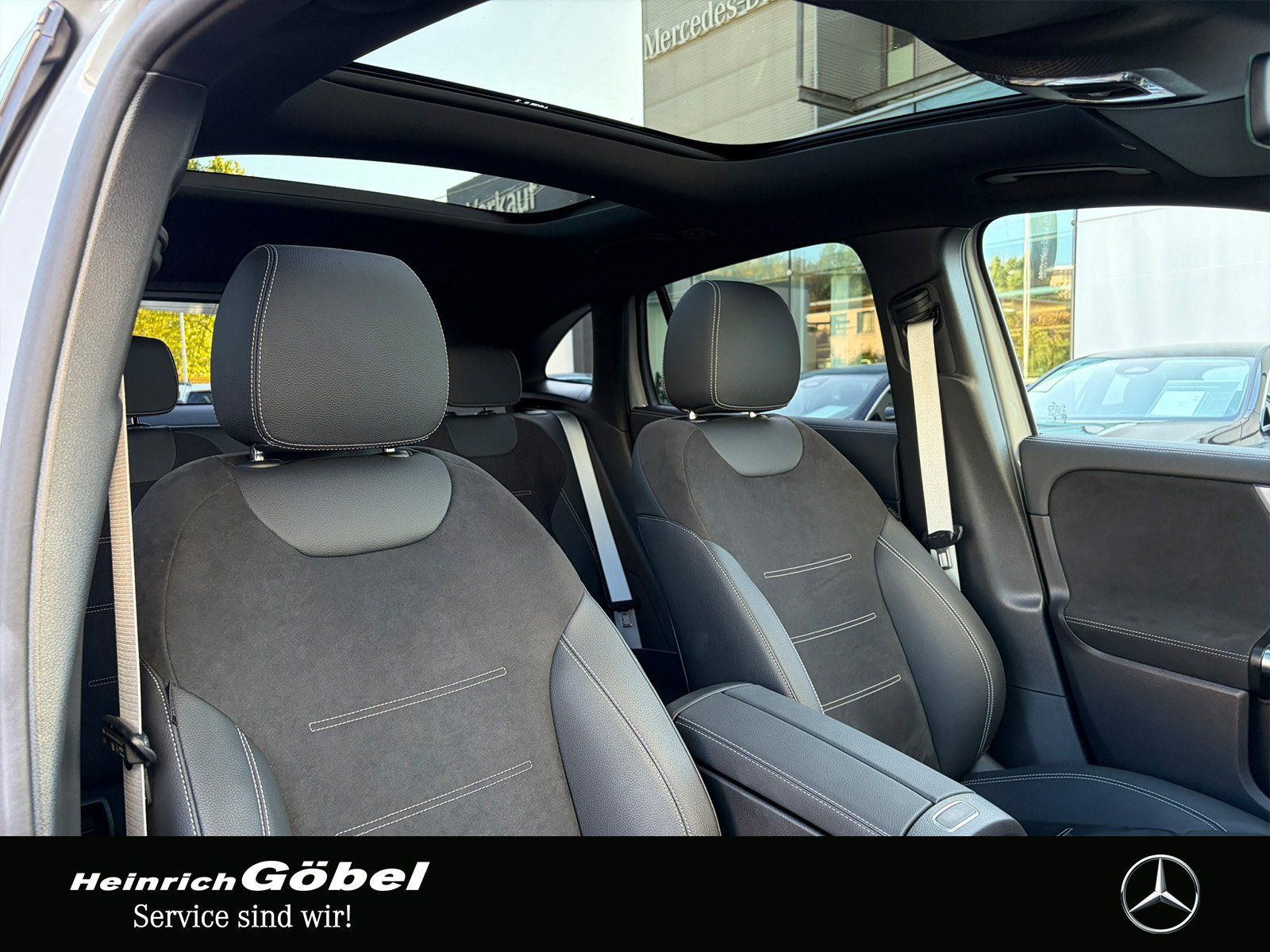 Fahrzeugabbildung Mercedes-Benz GLA 200 AMG*PANO*AHK*20ZOLL*FAP*APPLECAR-PLAY*