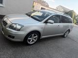 Toyota Avensis Vollausstattung - Toyota Avensis aus 2006: Kombi