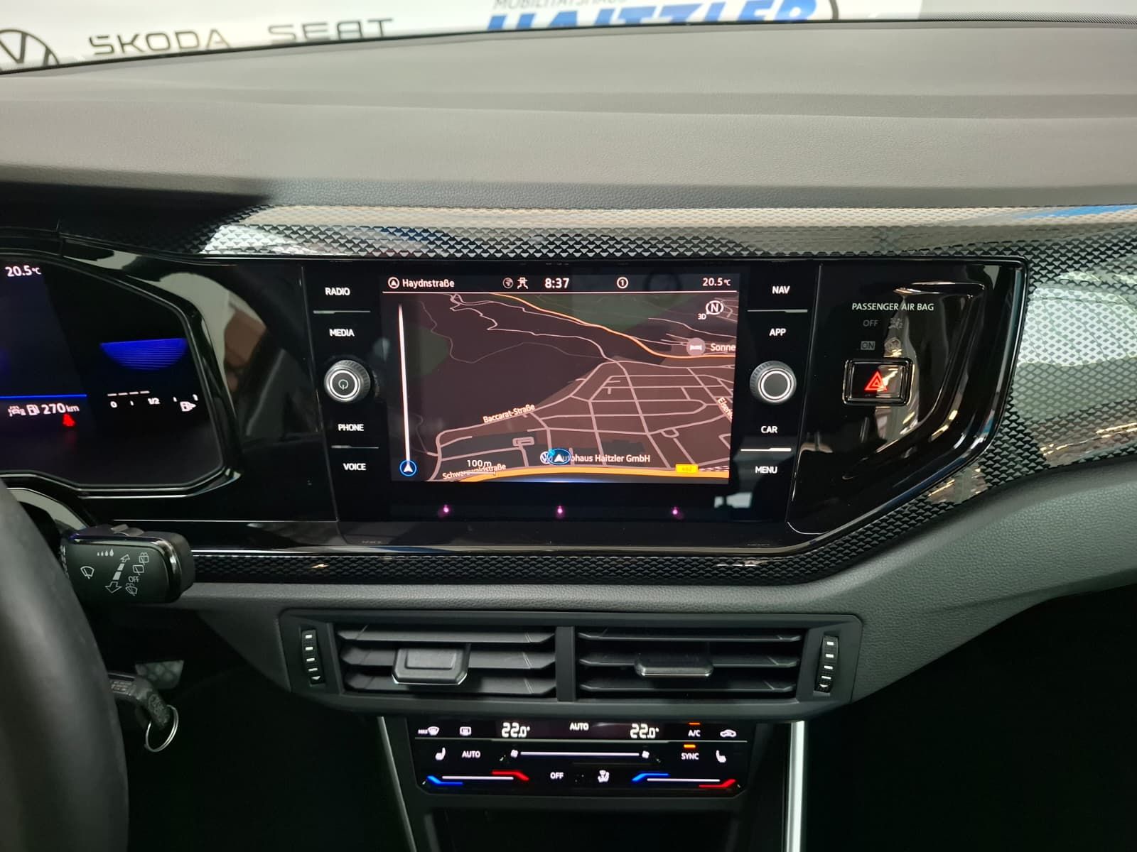 Fahrzeugabbildung Volkswagen Polo Life 1,0 TSI +IQ.Drive + Navi + Licht+Sicht
