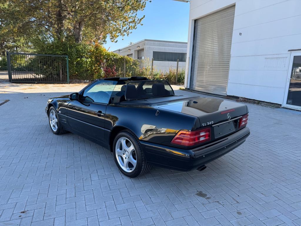Mercedes-Benz SL 320