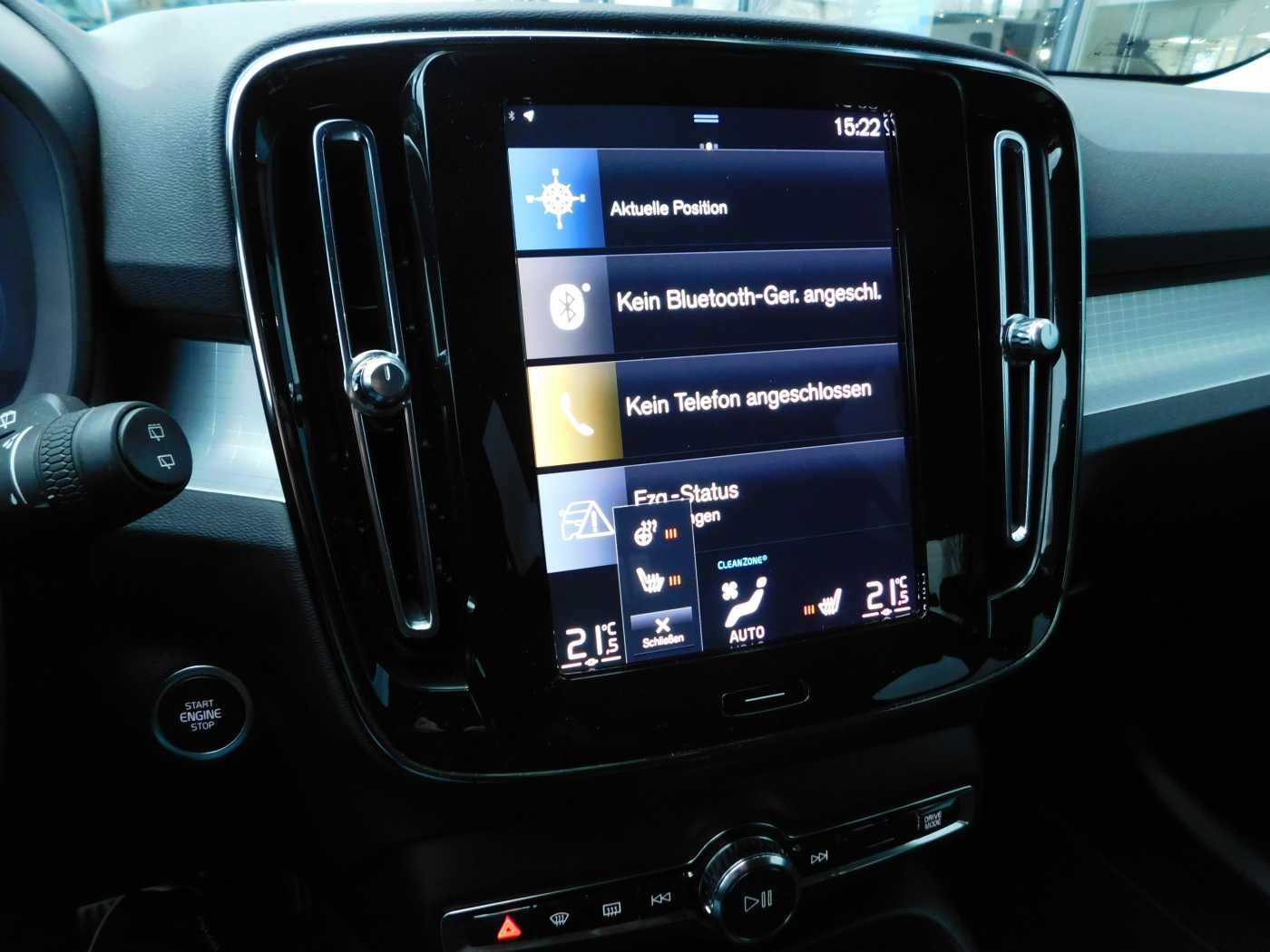 Fahrzeugabbildung Volvo XC40 T3 Geartronic Momentum Pro 'SHZ, LED, ALU'