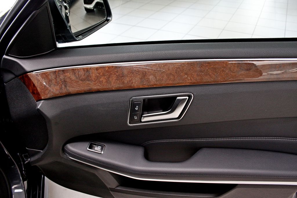 Mercedes-Benz E 200 d T ELEGANCE NAVI PDC LED SHZ NETTO 13.900
