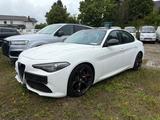 Alfa Romeo Giulia - Alfa Romeo: Weiß