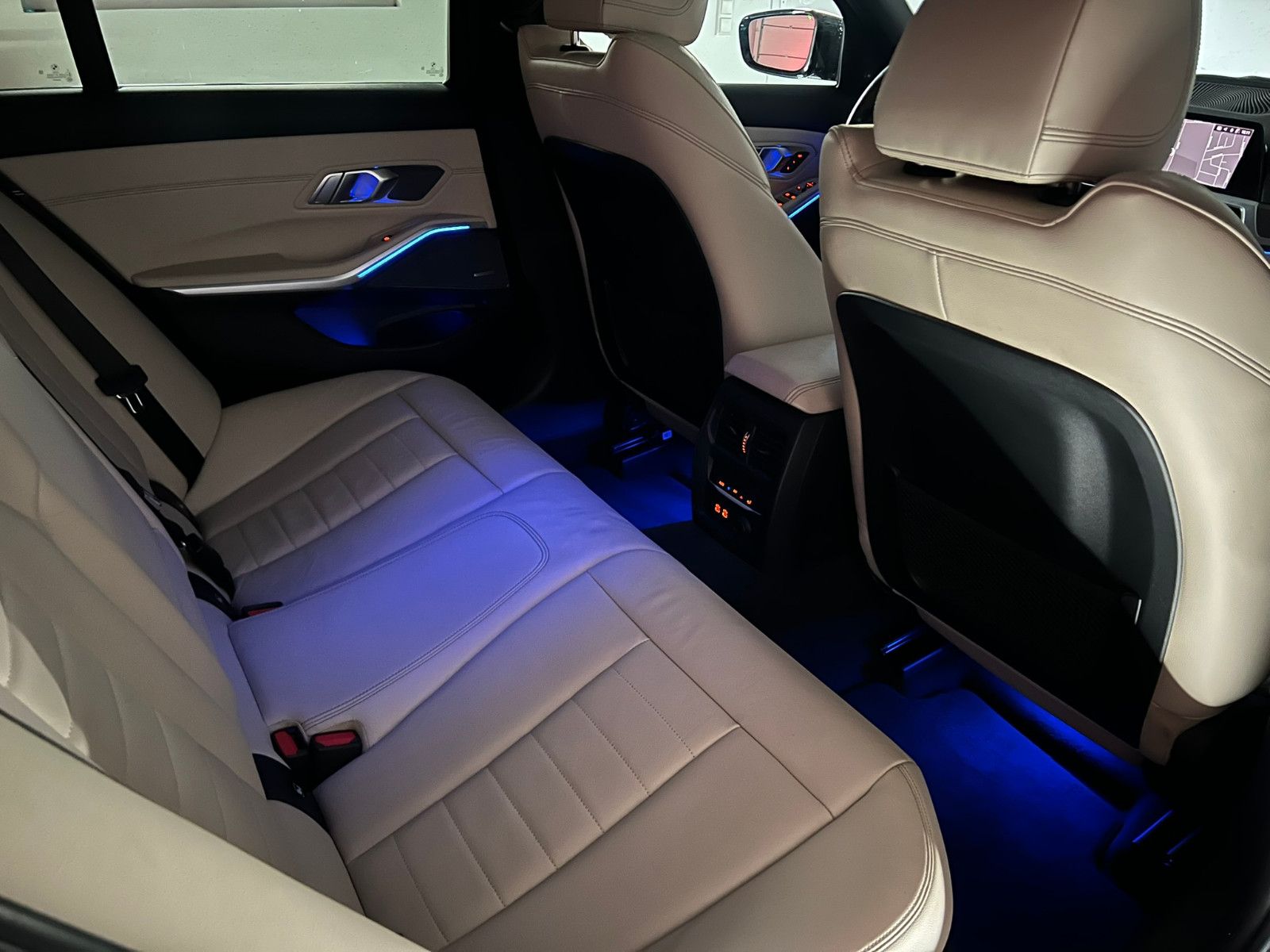 Fahrzeugabbildung BMW 330 d Lim. M SPORT/LASER/H&K/HuD/ACC/eGSD/LIVE