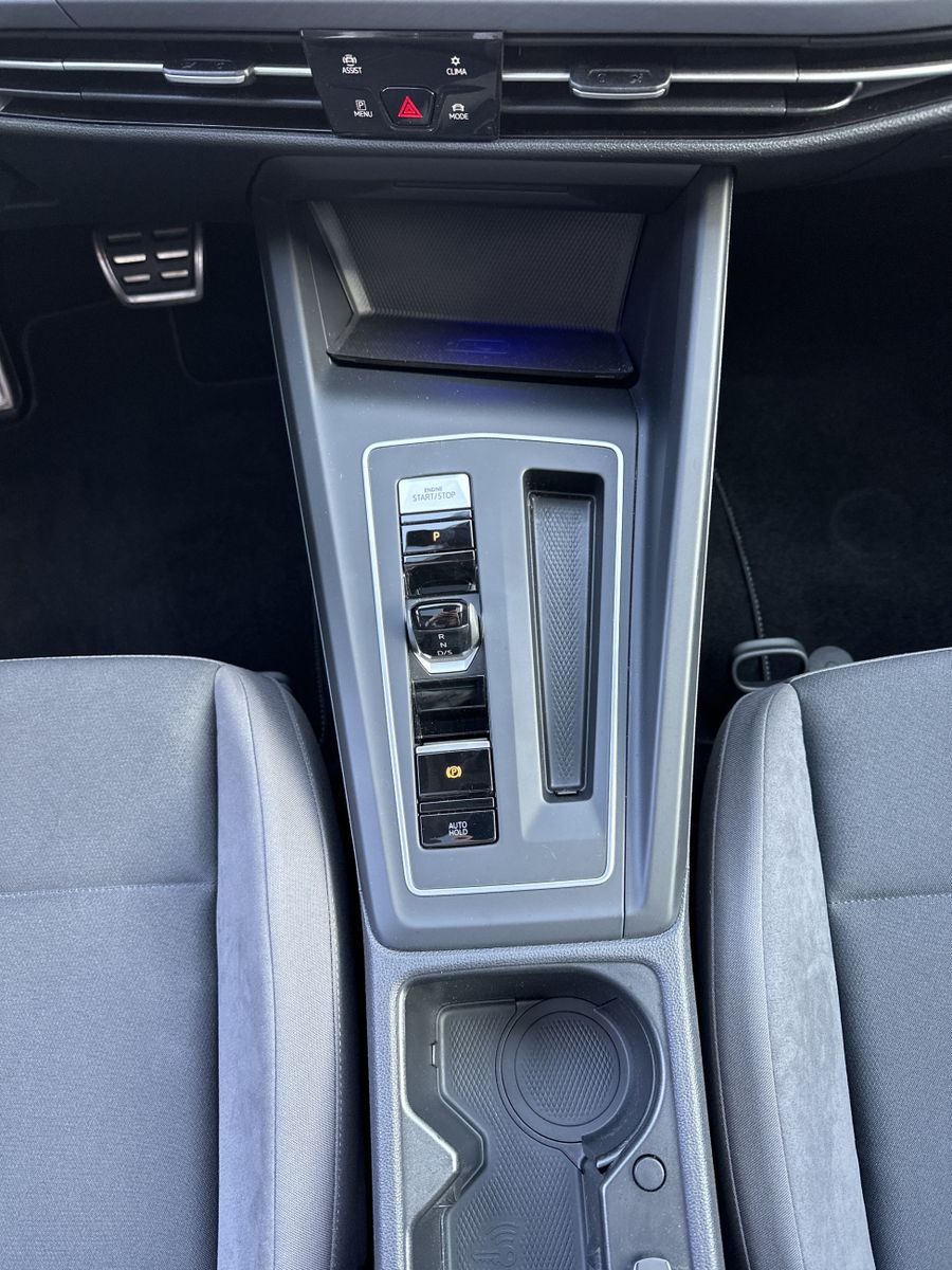 Fahrzeugabbildung Volkswagen Golf Alltrack 4Motion NAV+LED+PANO+ACC+17ZO+SHZ