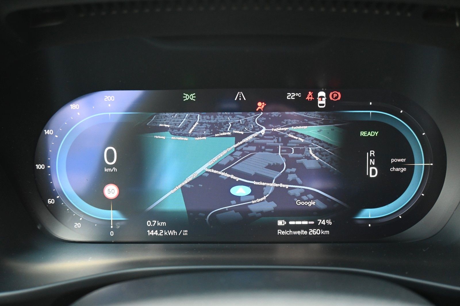 Fahrzeugabbildung Volvo XC40 BEV AWD R Design*H&K*FSHZG*RFK*WP*20Zoll*