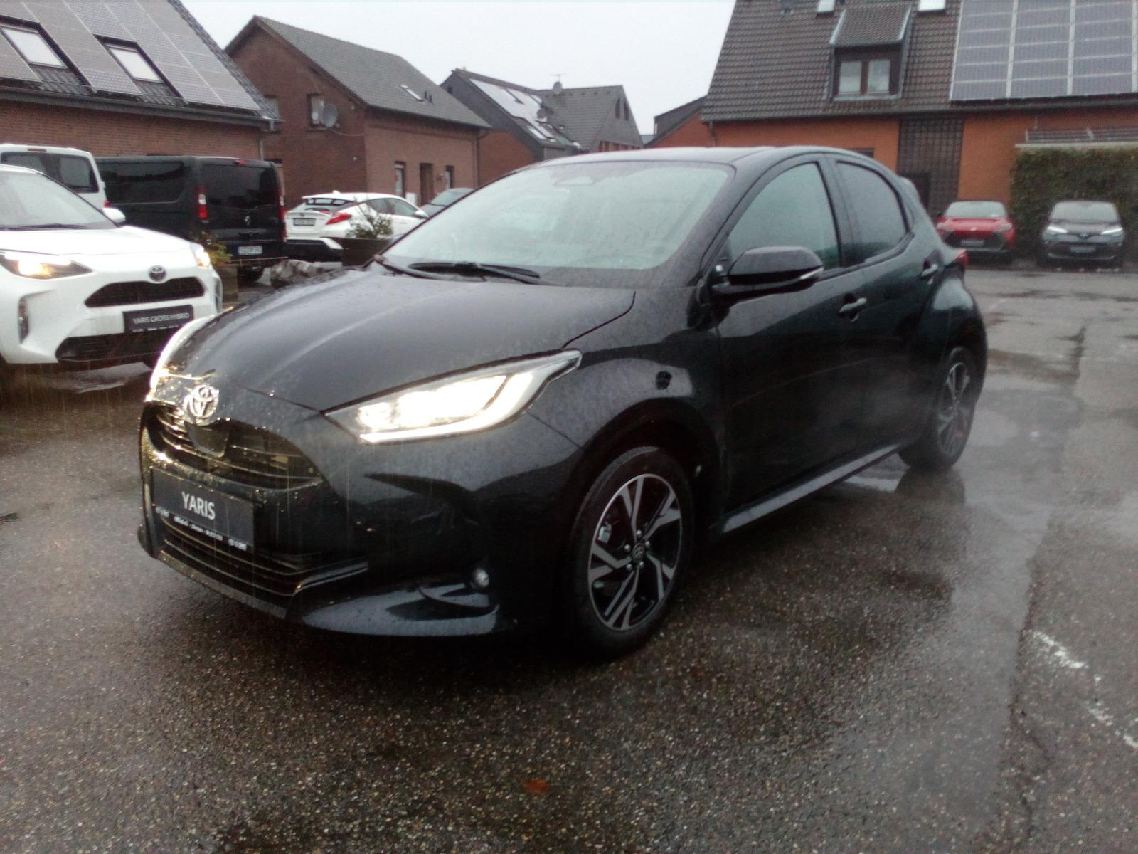 Toyota Yaris 1.5 Hybrid Teamplayer -1500,-¤ Aktion! Saf