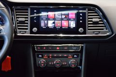 Fahrzeugabbildung Seat Ateca FR Pano LED VollLeder Ambi AHK 19"GARANTIE