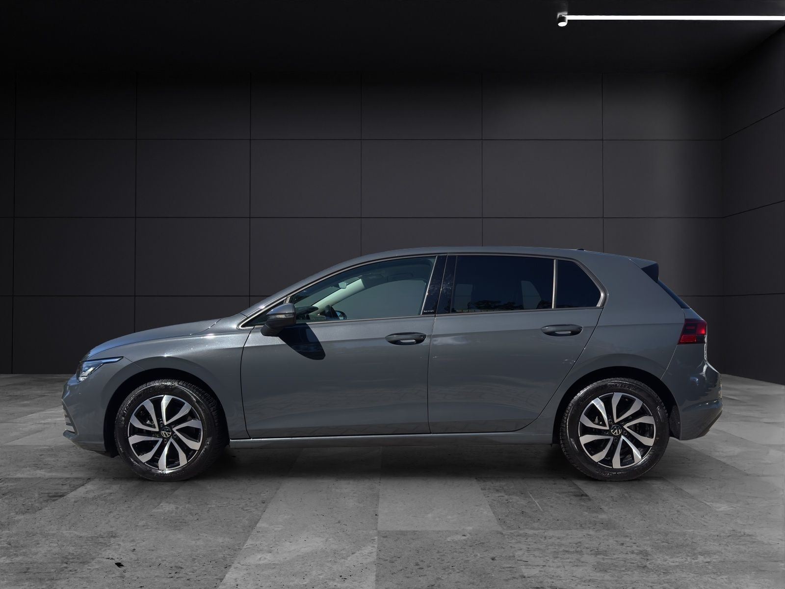 Fahrzeugabbildung Volkswagen Golf VIII Active TDI DSG LED ACC SHZ PDC NAVI AM