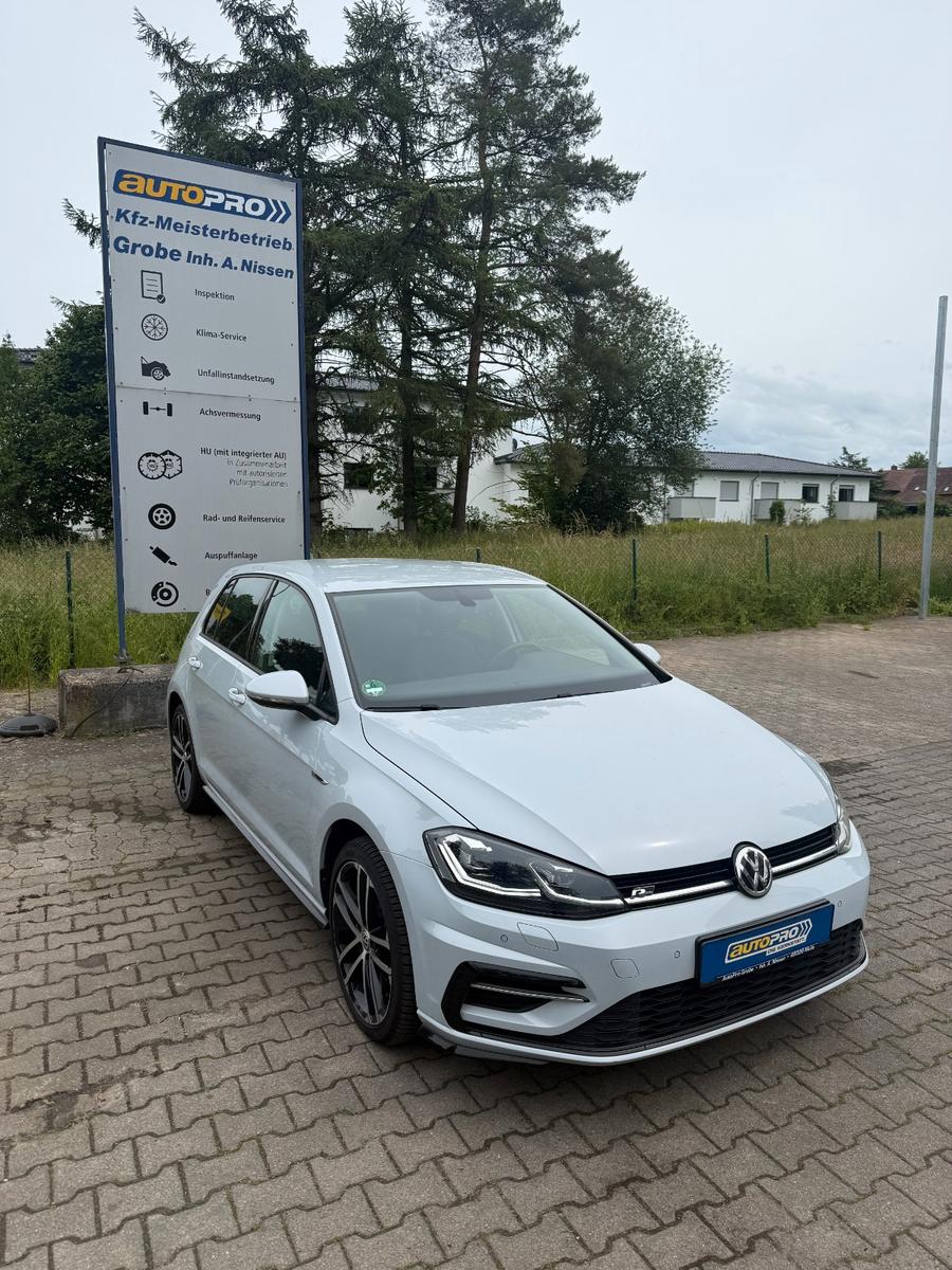 Volkswagen Golf VII Highline *R-LINE*ACC*DSG*MET.LACK*ALU*