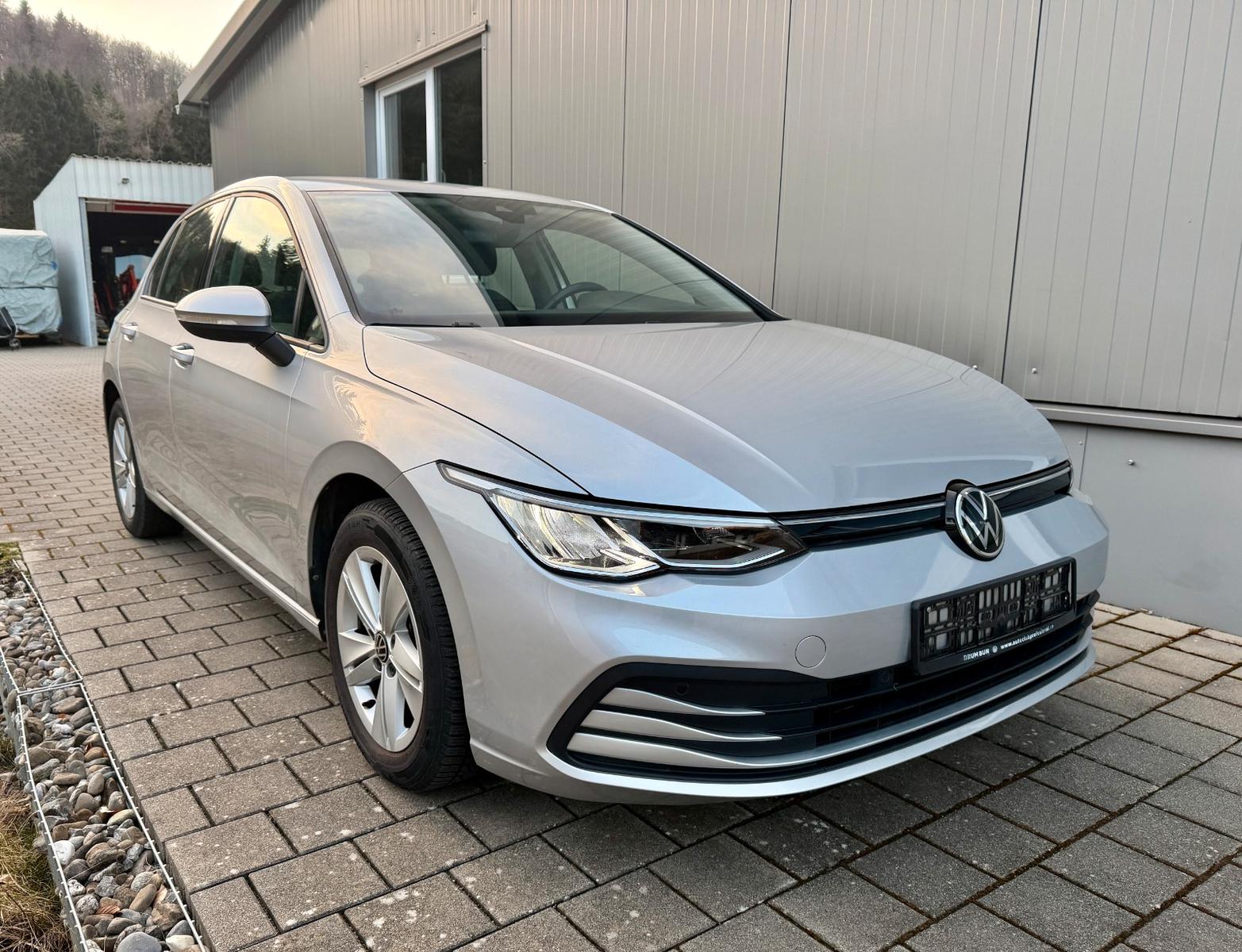 Volkswagen Golf VIII Life eTSI Alcantara ACC Kamera