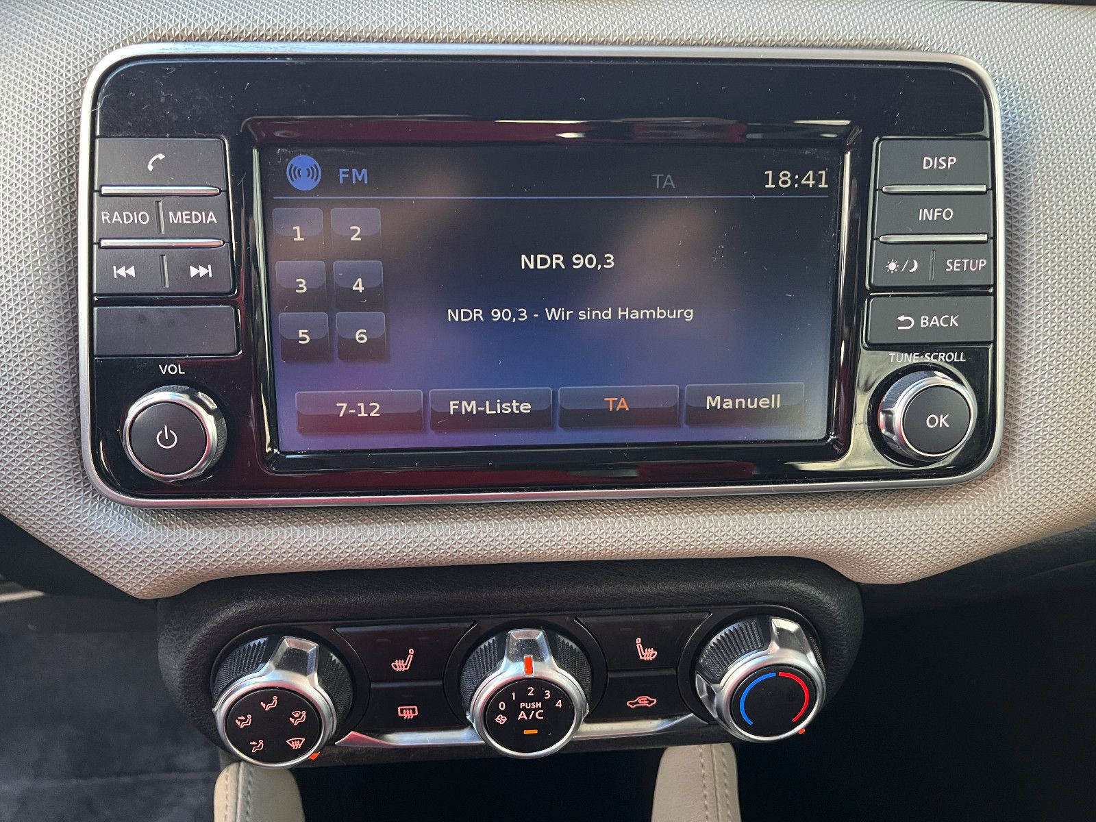 Fahrzeugabbildung Nissan Micra Acenta