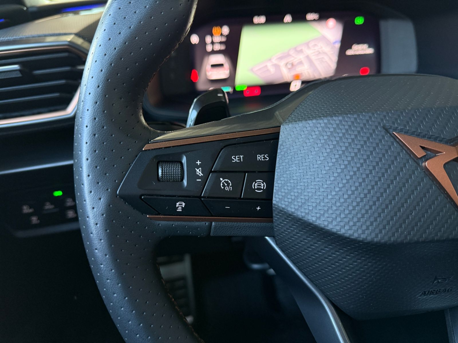 Fahrzeugabbildung CUPRA Leon Sportstourer VZ e-Hybrid ACC LED NAV 19"