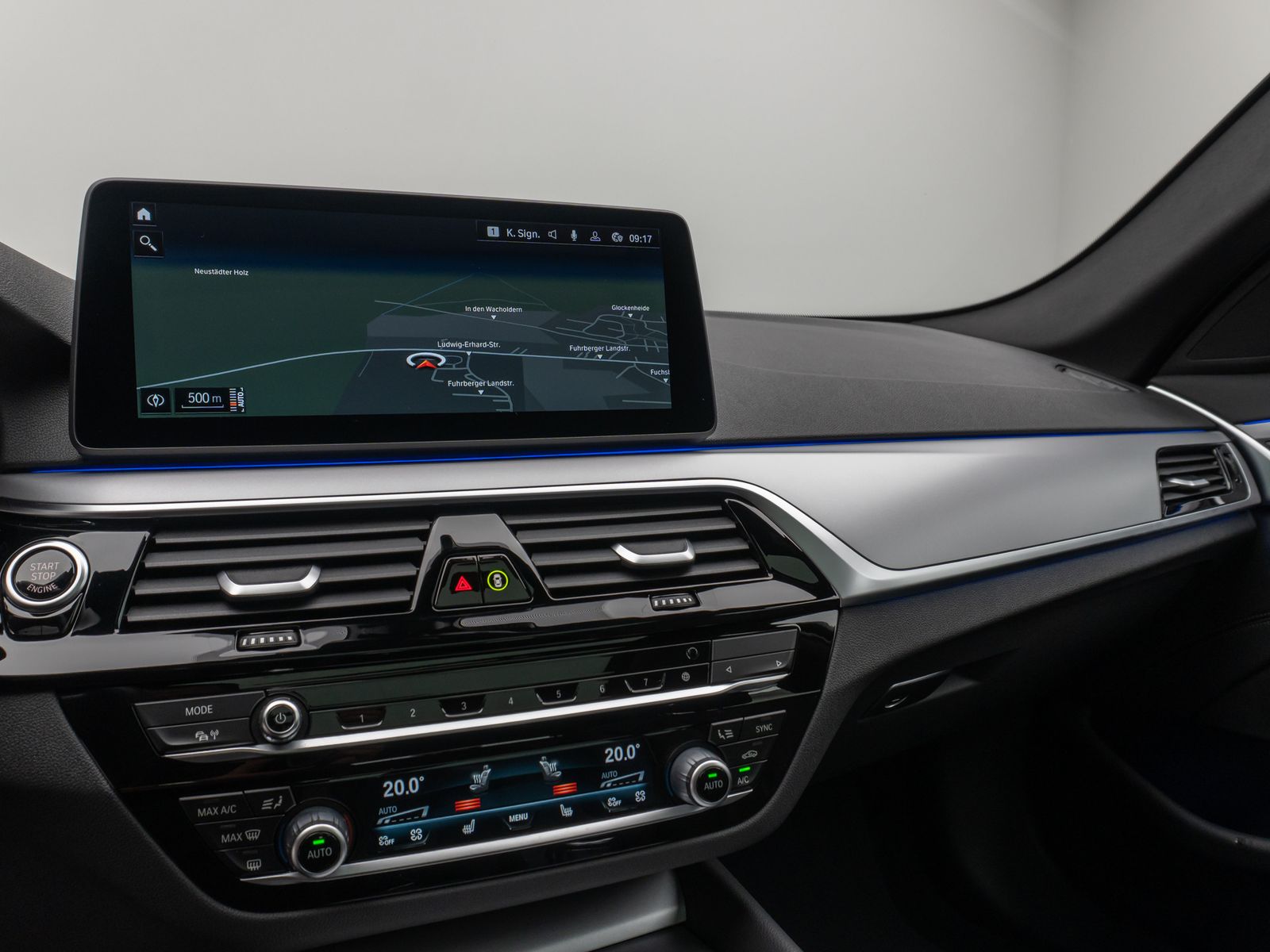 Fahrzeugabbildung BMW 530i xD Panorama Kamera Laser HUD HiFi Komfort