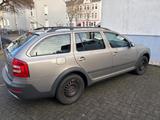 Skoda Octavia Combi 2.0 TDI PD DPF 4x4 Scout  - Skoda Octavia aus 2007: Scout