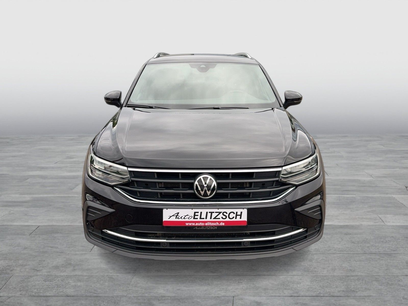Fahrzeugabbildung Volkswagen Tiguan eHybrid Active DSG LED AHK Navi HUD AID A