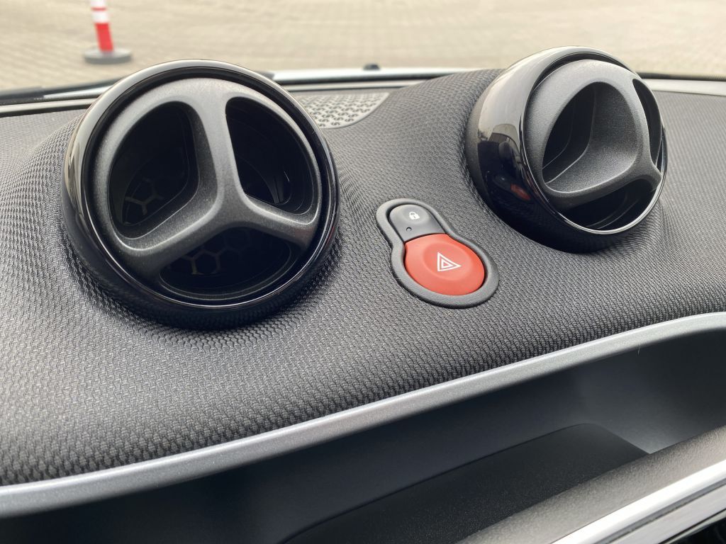 Fahrzeugabbildung Smart smart forfour passion *PDC hinten*Sitzh.*Klimaau