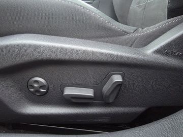 Bild 23 Opel Astra Ultimate Mild Hybr. S-Dach/HUD/NAVI/SHZ+L