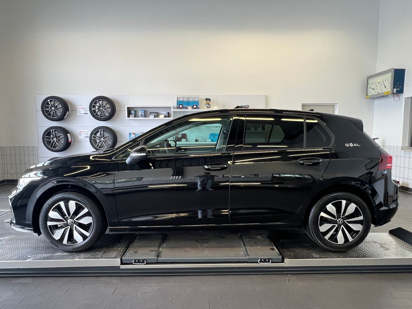 Fahrzeugabbildung Volkswagen Golf VIII GOAL 1.5 TSI *LED, App-Connect, 16'-LM