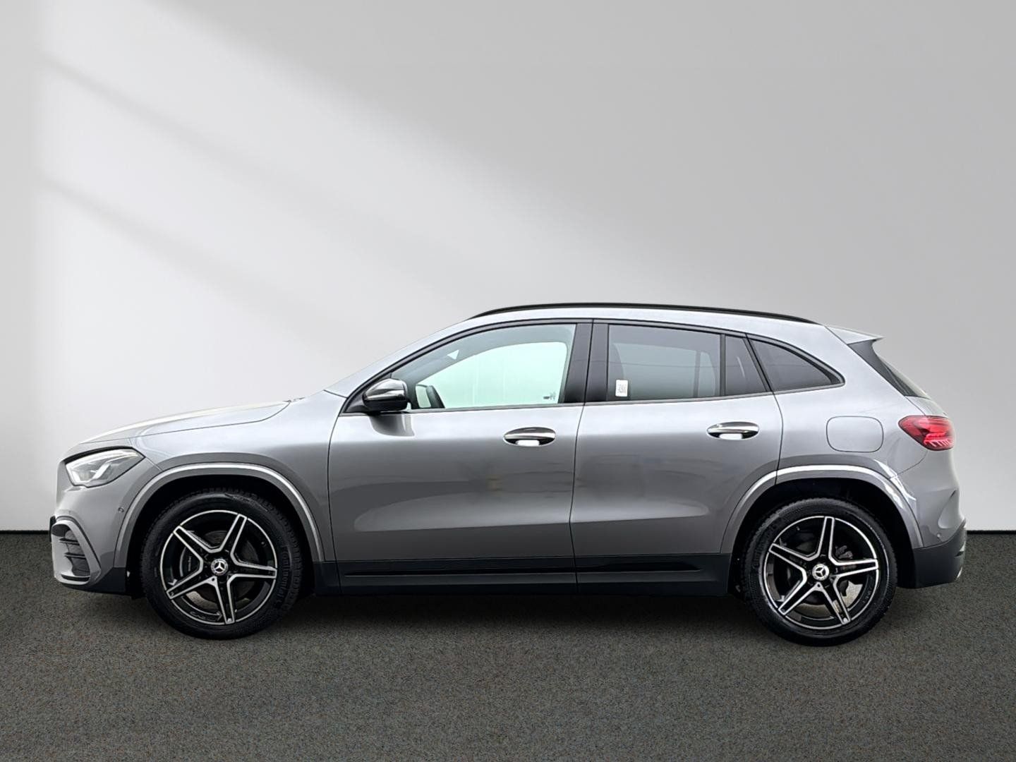Mercedes-Benz GLA 200 d AMG Night Distronic Kamera Keyless AHK imagem 3