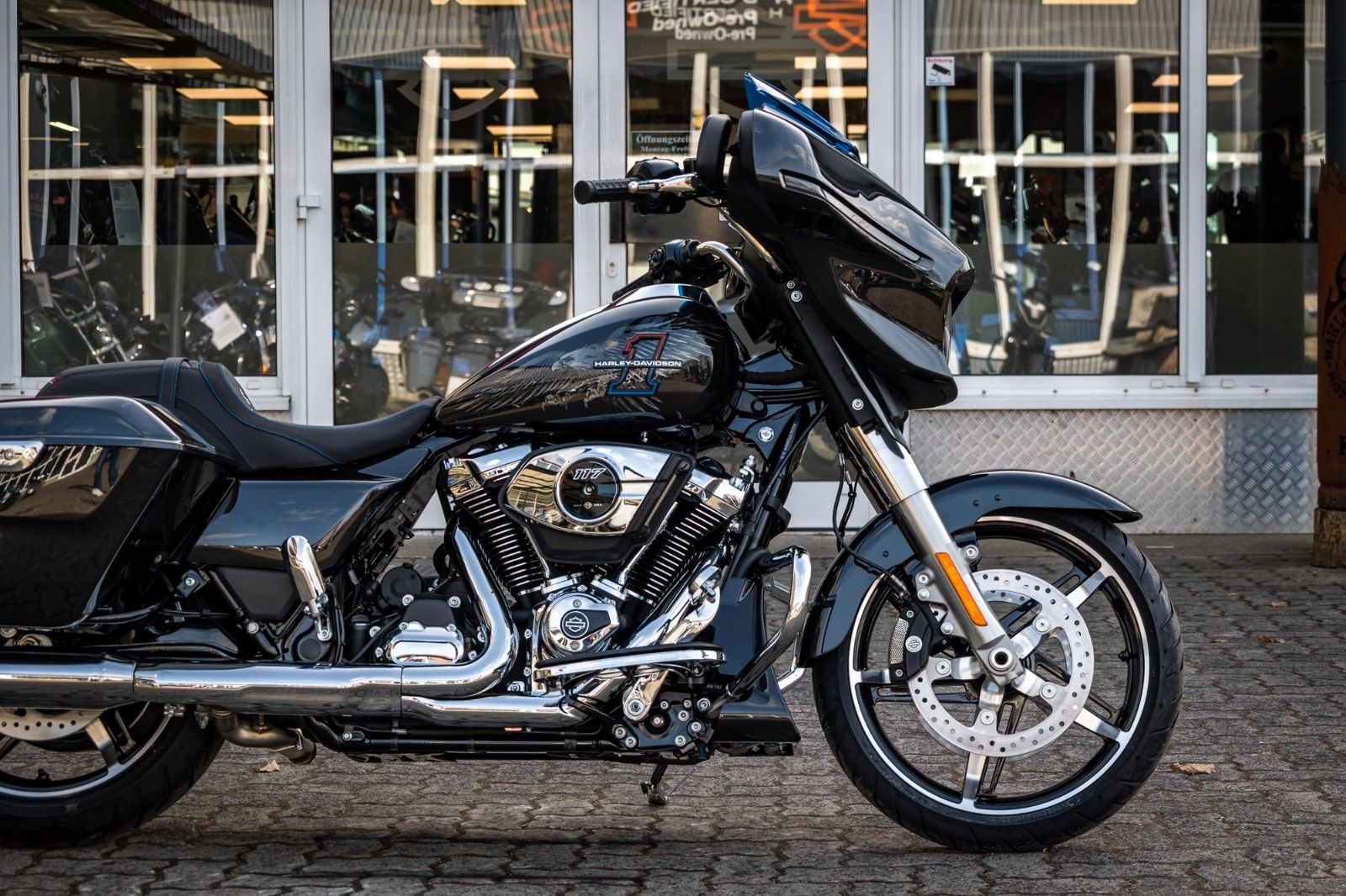Fahrzeugabbildung Harley-Davidson Street Glide FLHX MY26 117 CUI