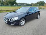 Volvo V60 T4F, gepflegt,Automatik/AHK/SHZ/viele Extras - gebrauchte Volvo V60 aus dem Jahr 2013