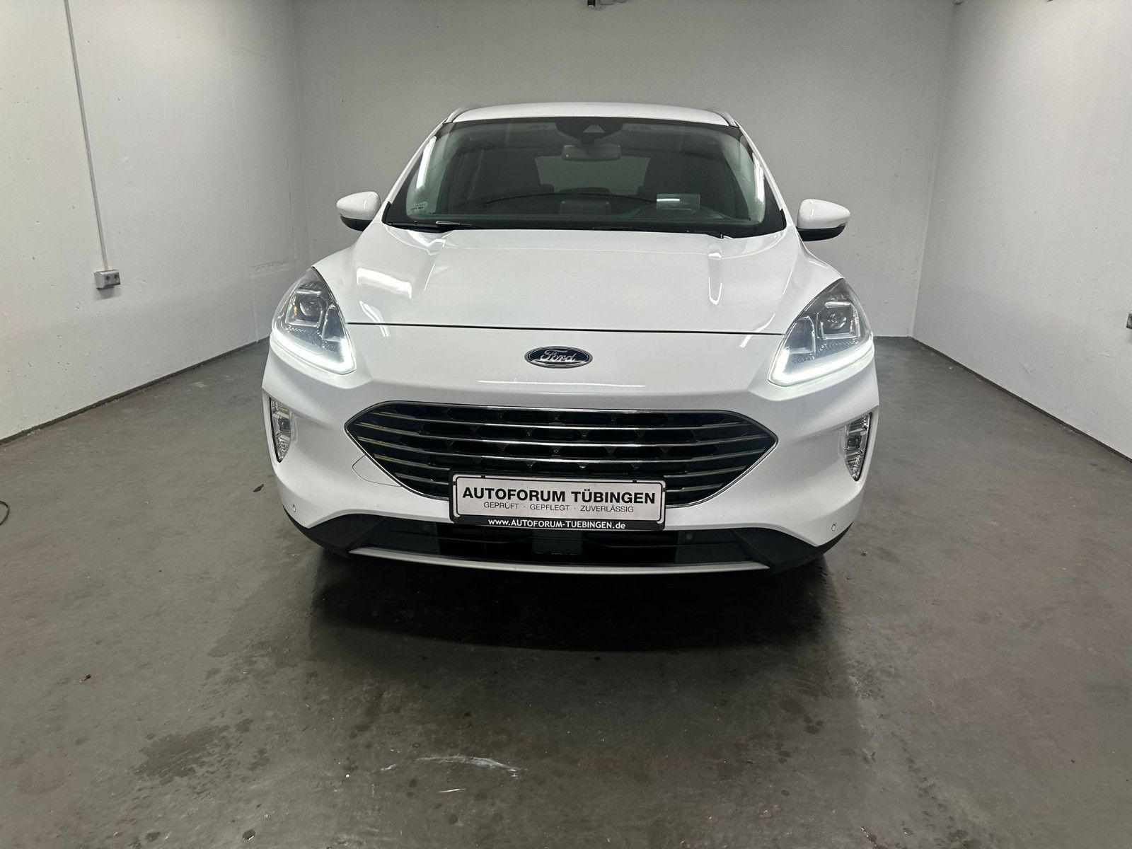 Fahrzeugabbildung Ford Kuga 2.0 4 x 4 EcoBlue Titanium AHK*WINTER-PA