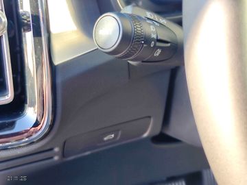 Volvo XC40 MHD Core 2WD KLIMA-LED-SHZG-NAVI-FSHZG