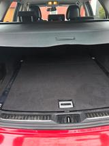 Toyota Avensis Combi 2.0 D-4D - - rote Toyota Avensis