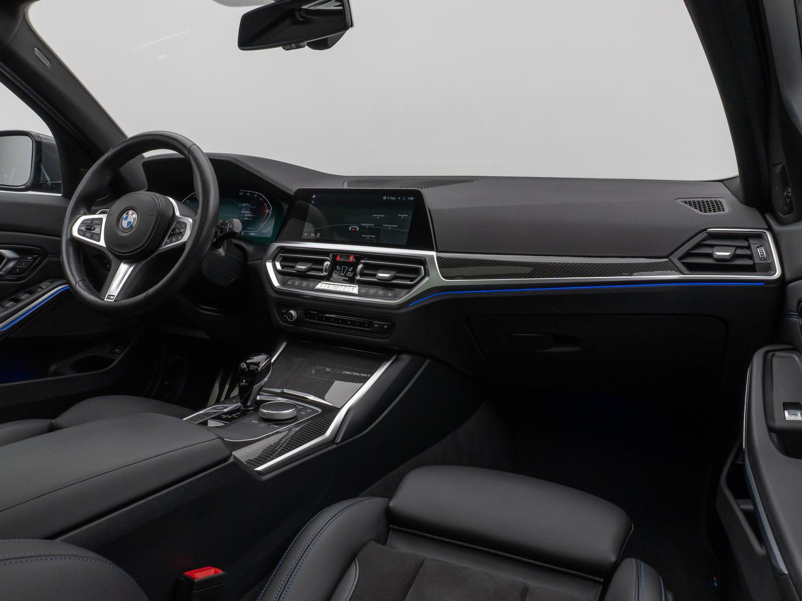 BMW 320i M Sport Panorama Kamera DAB H/K AHK 19Zoll