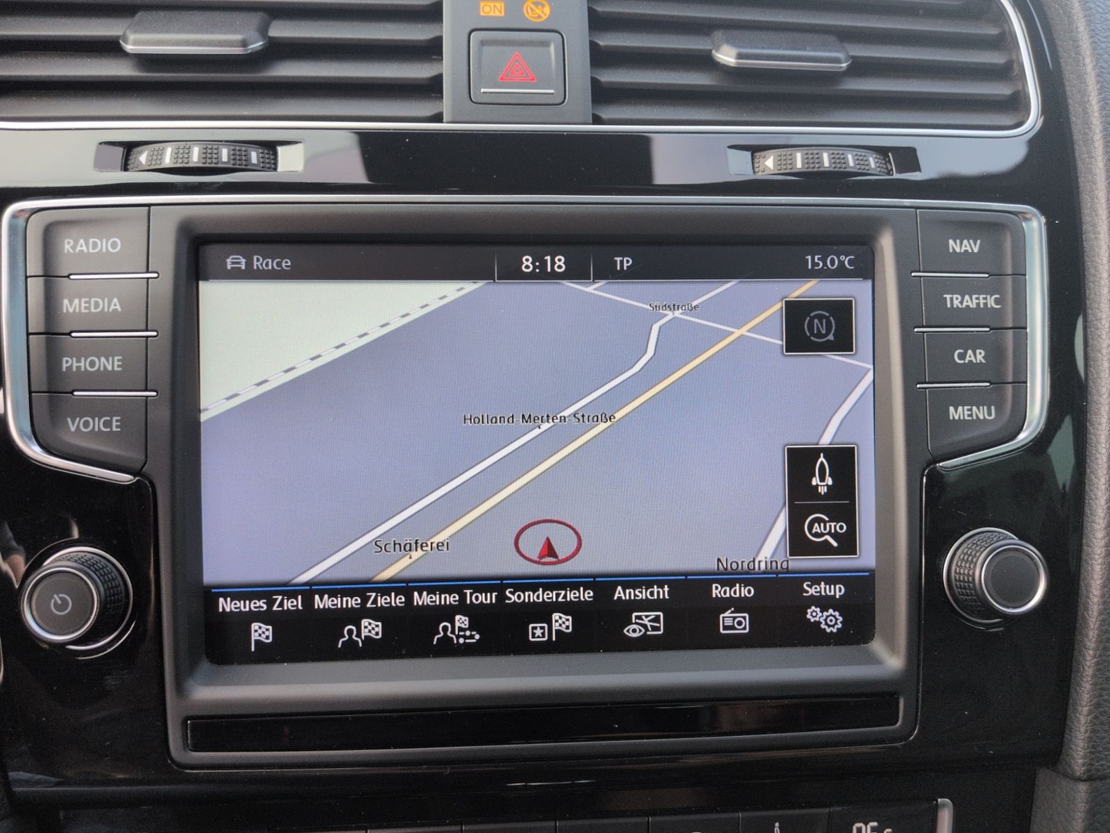 Golf VII R 2.0TSI DSG LEDER+PANO+NAV+SHZ+DCC+RFK