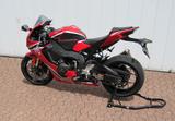 Honda CBR1000RR - HONDA CB1