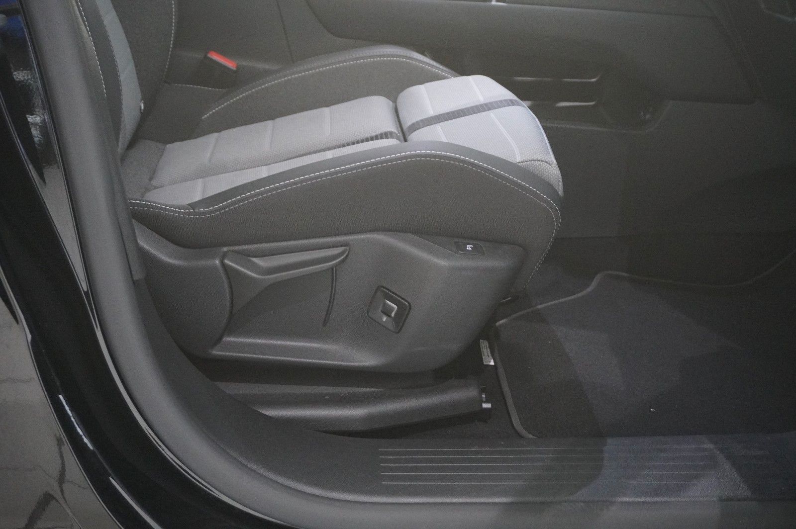 Fahrzeugabbildung Opel Grandland 1.2 GS SPORT HYBRID NAVI/LED/KAMERA/SH