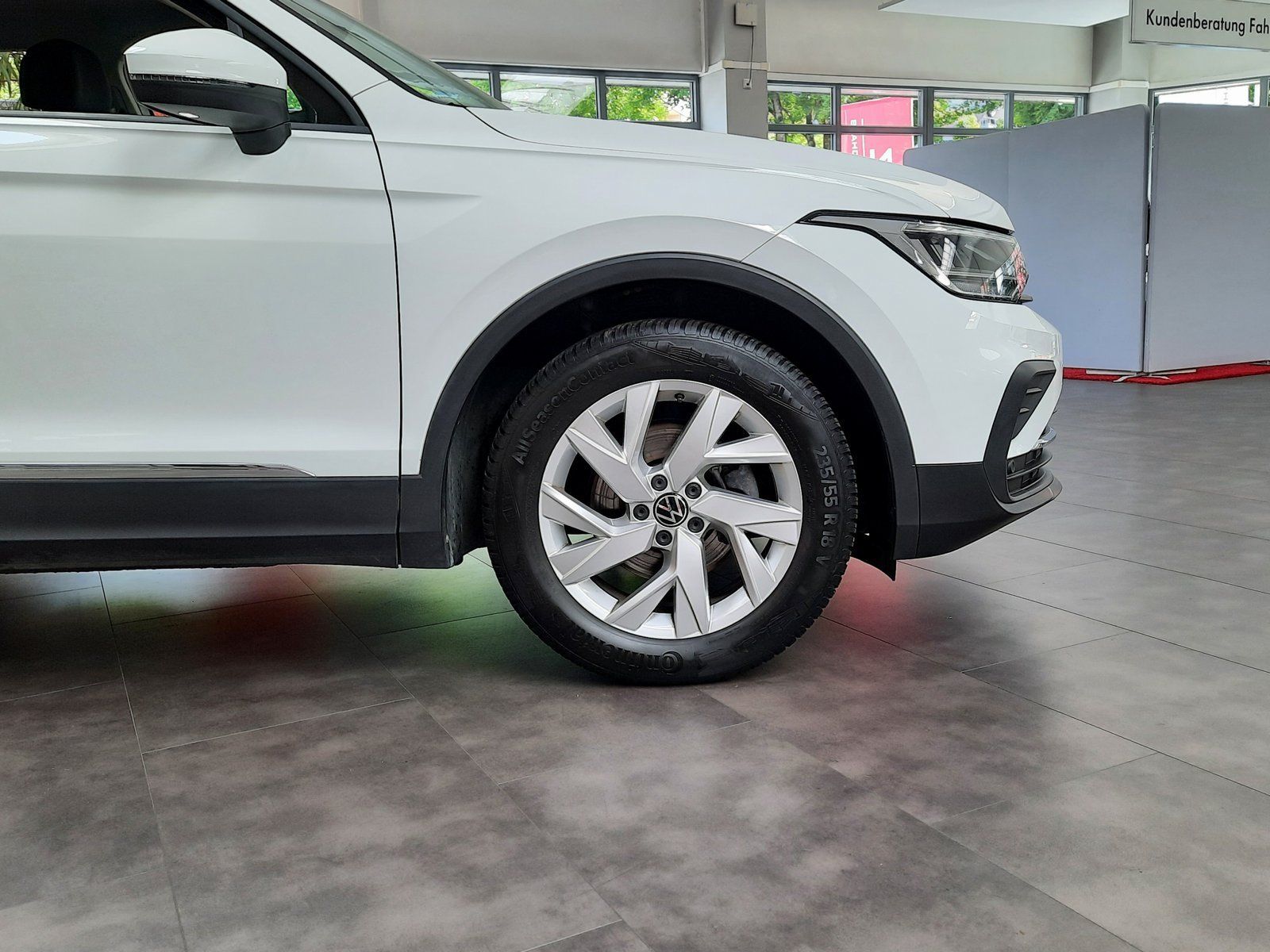 Fahrzeugabbildung Volkswagen Tiguan Active TSI *Navi*ACC*LED*PDC*Sitzhzg*Cam*