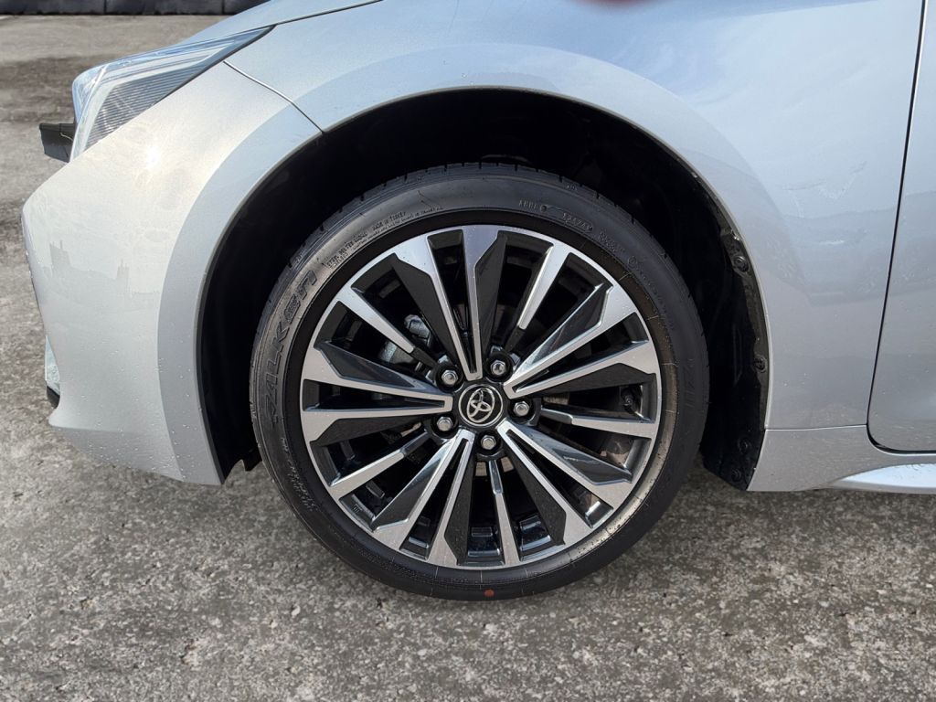 Fahrzeugabbildung Toyota Corolla 1.8 Hybrid Touring Sports Teamplayer