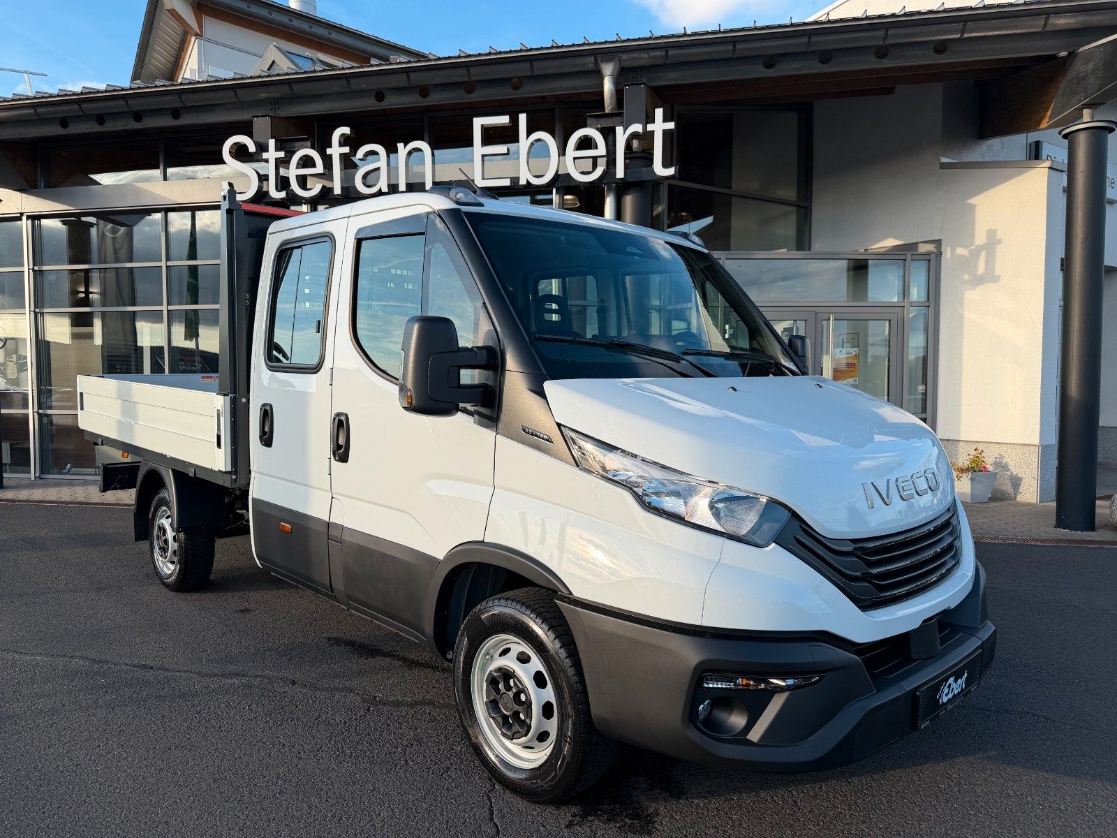 Fahrzeugabbildung Iveco Daily 35S14 Doka, Pritsche, Klima, AHK