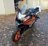 KTM RC390R, RC 390R , 1 von 500. wenig KM - KTM RC