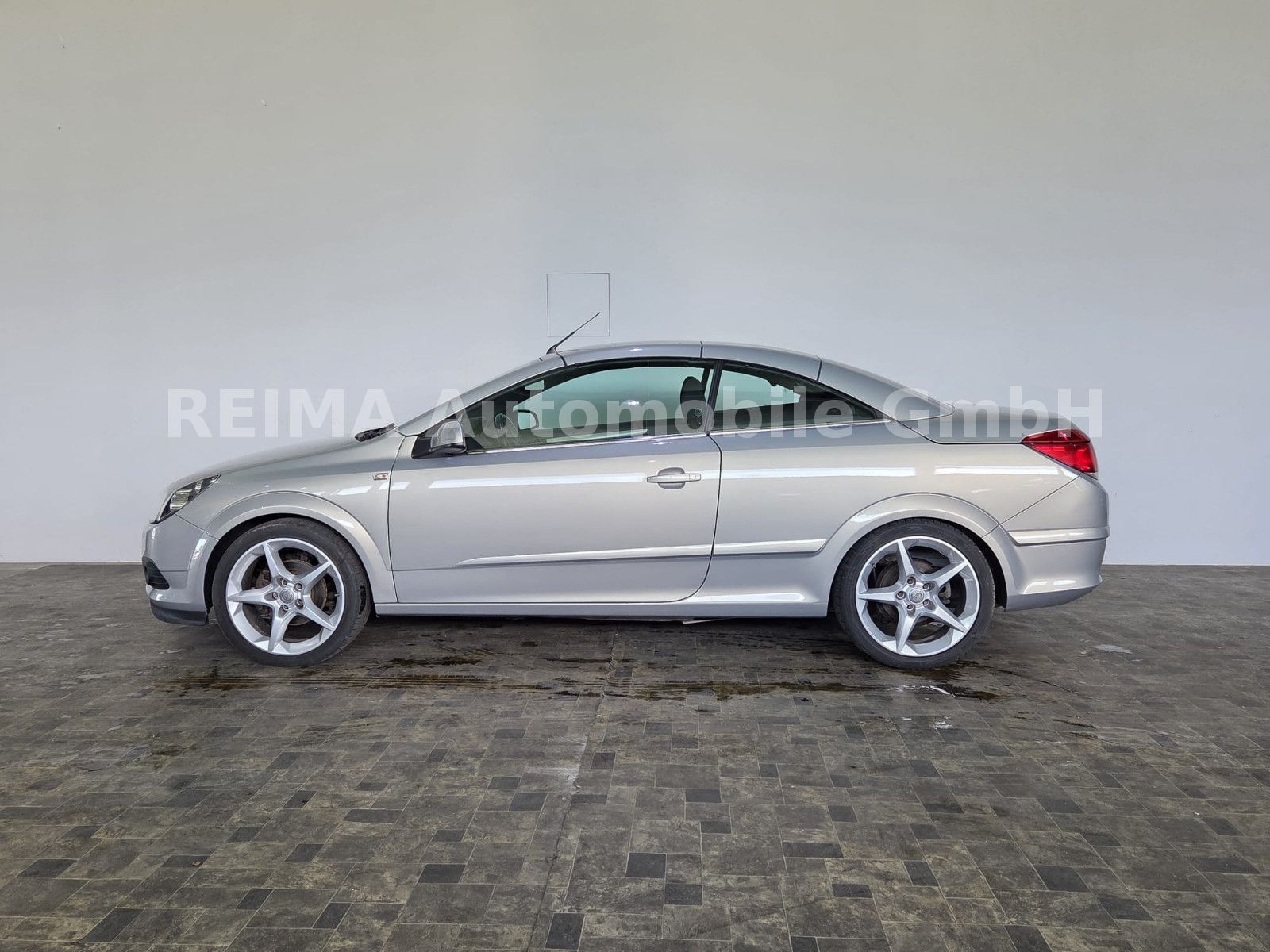 Fahrzeugabbildung Opel Astra 1,8i  H Twin Top Edition