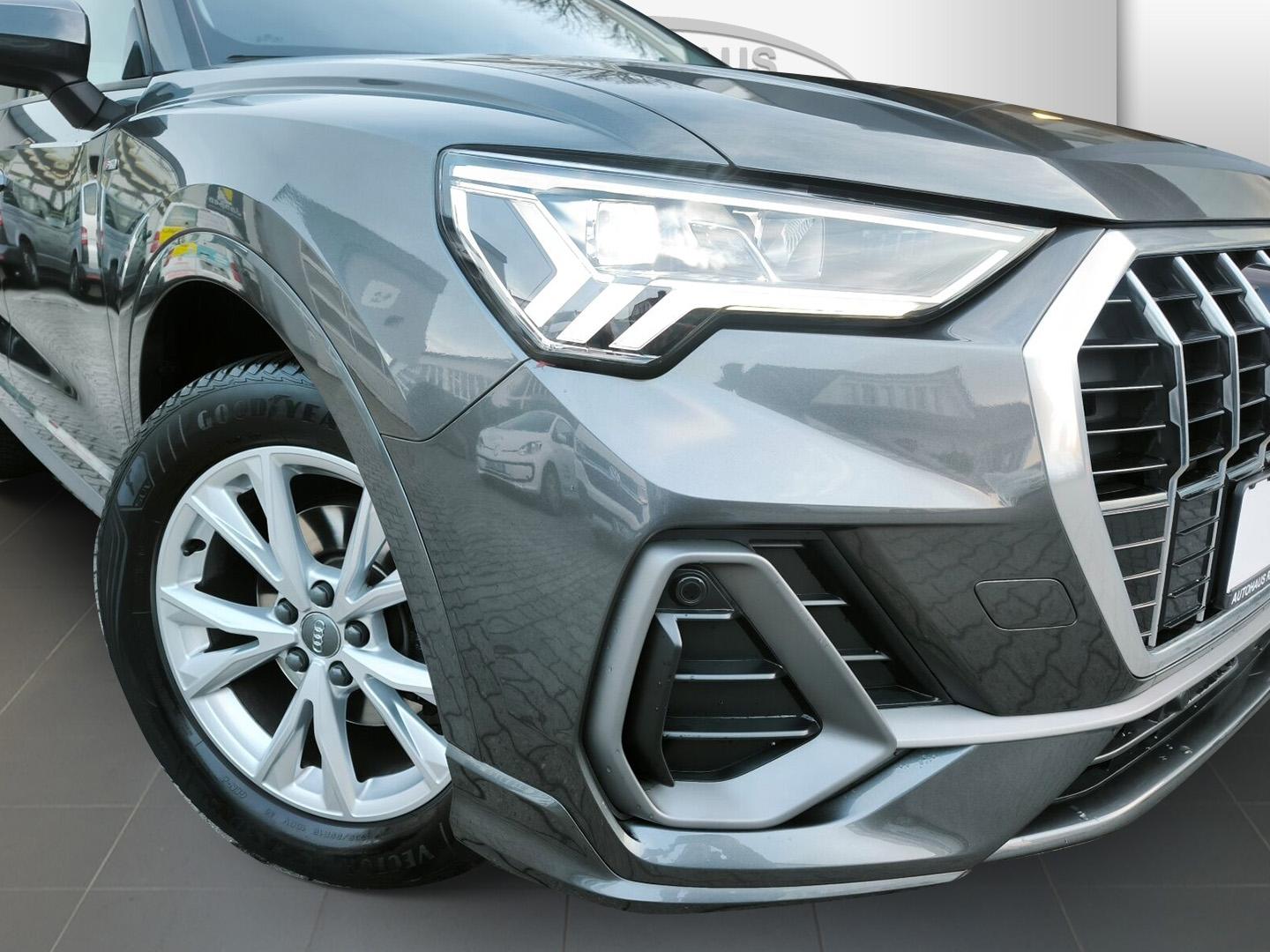 Audi Q3 35 TFSI S line S-TRONIC LED CONNECT ACC KAMER